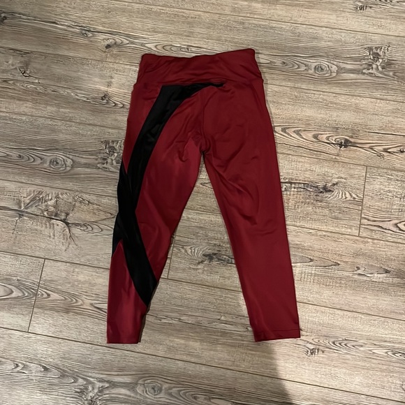 Maroon work out leggings - Picture 2 of 2
